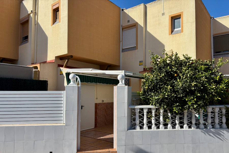 Resale - Apartamento/Bungalow - Torrevieja  - La Mata