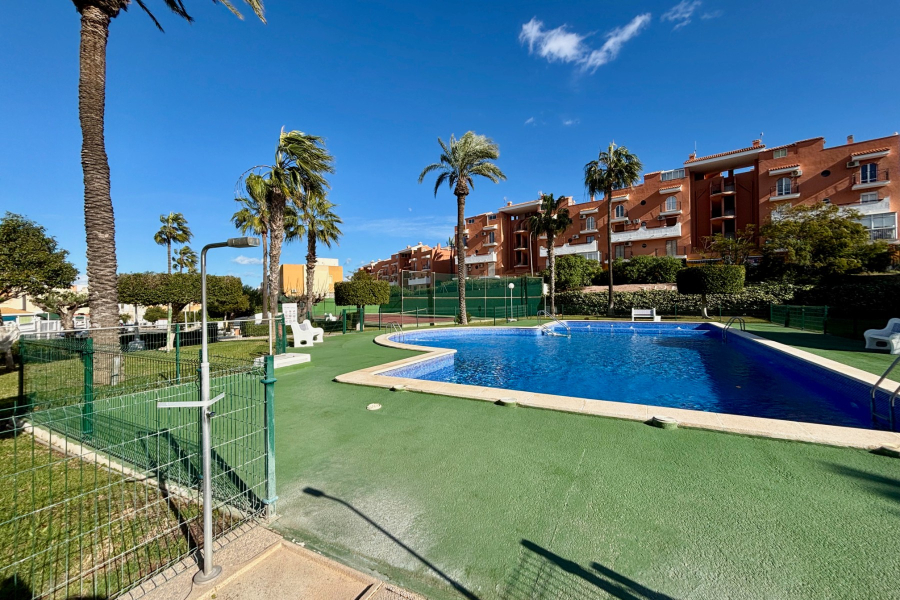 Resale - Apartamento/Bungalow - Torrevieja  - La Mata