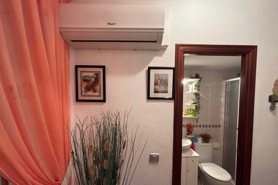 Resale - Apartamento/Bungalow - Torrevieja  - La Mata