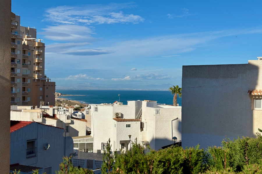 Resale - Apartamento/Bungalow - Torrevieja  - Lomas del Mar