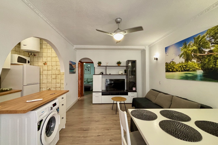 Resale - Apartamento/Bungalow - Torrevieja  - Lomas del Mar