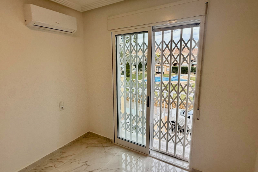 Resale - Radhus / Duplex - Torrevieja  - Aguas Nuevas