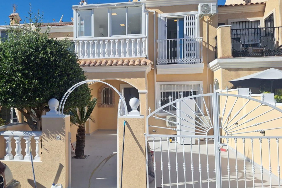 Resale - Radhus / Duplex - Torrevieja  - Aguas Nuevas