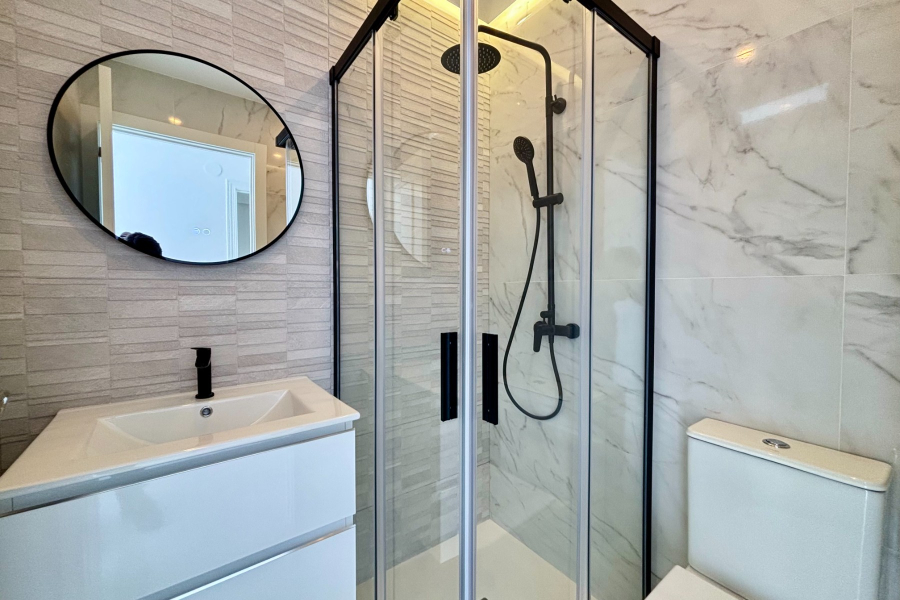 Resale - Duplex / Adosado - Torrevieja  - Aguas Nuevas