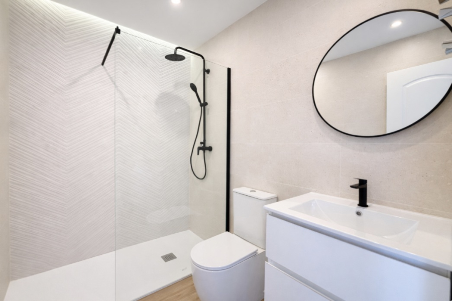 Resale - Duplex / Adosado - Torrevieja  - Aguas Nuevas