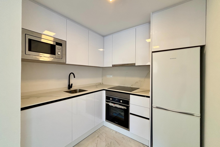 Resale - Duplex / Adosado - Torrevieja  - Aguas Nuevas