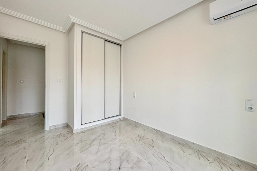 Resale - Duplex / Adosado - Torrevieja  - Aguas Nuevas