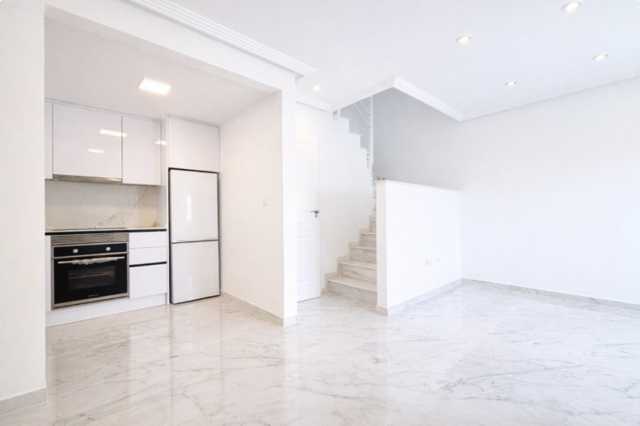 Resale - Duplex / Adosado - Torrevieja  - Aguas Nuevas