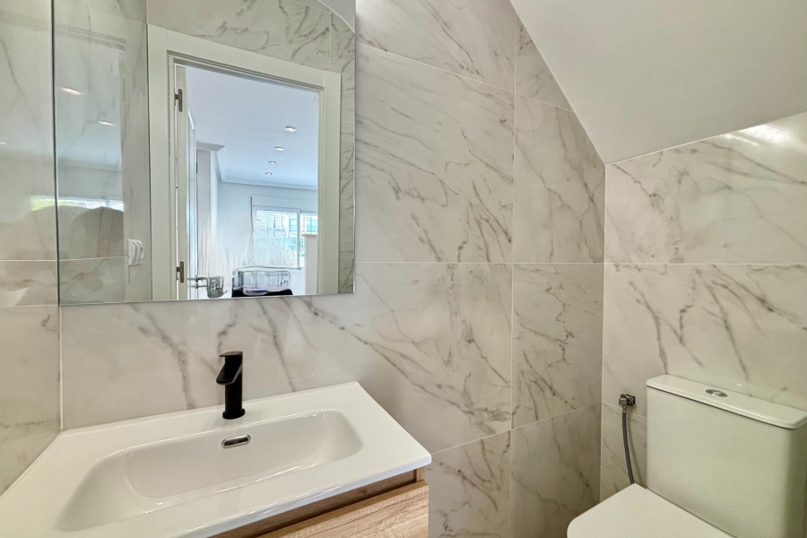 Resale - Duplex / Adosado - Torrevieja  - Aguas Nuevas