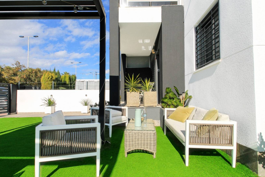 Resale - Townhouse / Duplex - Torrevieja  - Aguas Nuevas