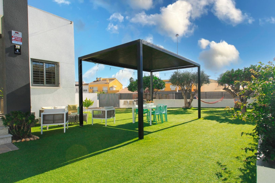 Resale - Townhouse / Duplex - Torrevieja  - Aguas Nuevas