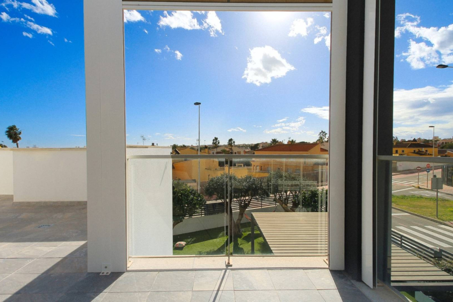 Resale - Townhouse / Duplex - Torrevieja  - Aguas Nuevas