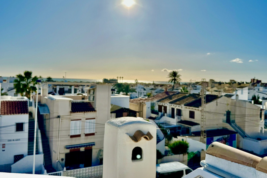 Resale - Lägenhet / Bungalow  - Torrevieja  - La Rosaleda - Los Frutales