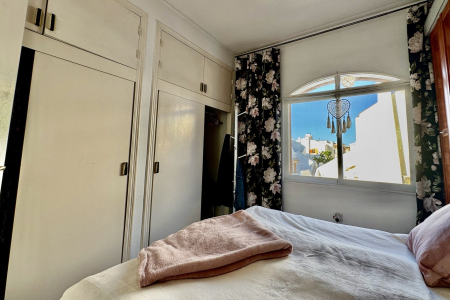 Resale - Lägenhet / Bungalow  - Torrevieja  - La Rosaleda - Los Frutales