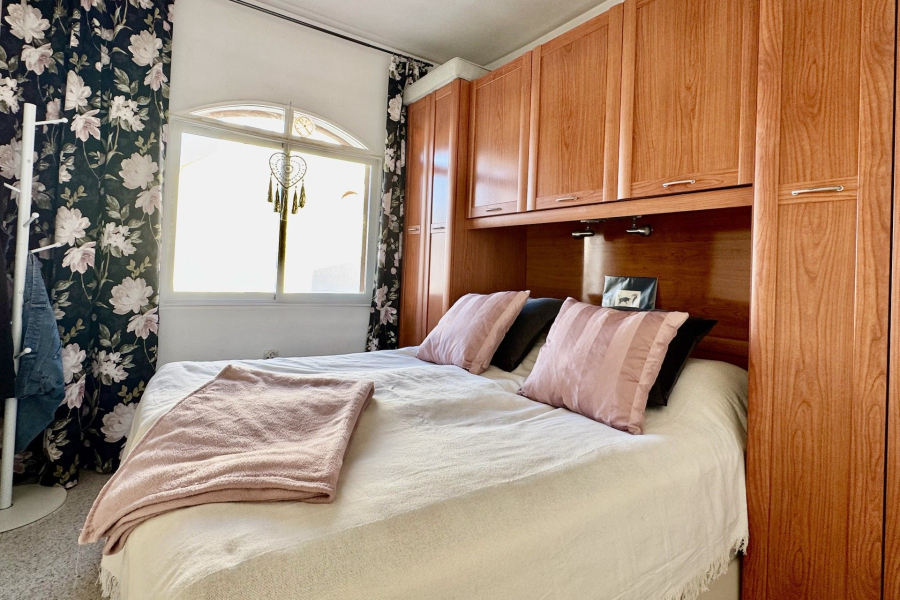 Resale - Lägenhet / Bungalow  - Torrevieja  - La Rosaleda - Los Frutales