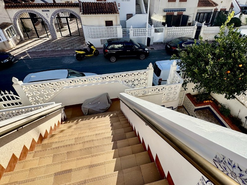 Resale - Lägenhet / Bungalow  - Torrevieja  - La Rosaleda - Los Frutales