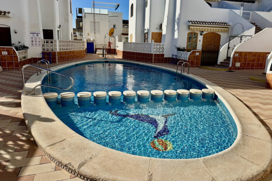 Resale - Lägenhet / Bungalow  - Torrevieja  - La Rosaleda - Los Frutales