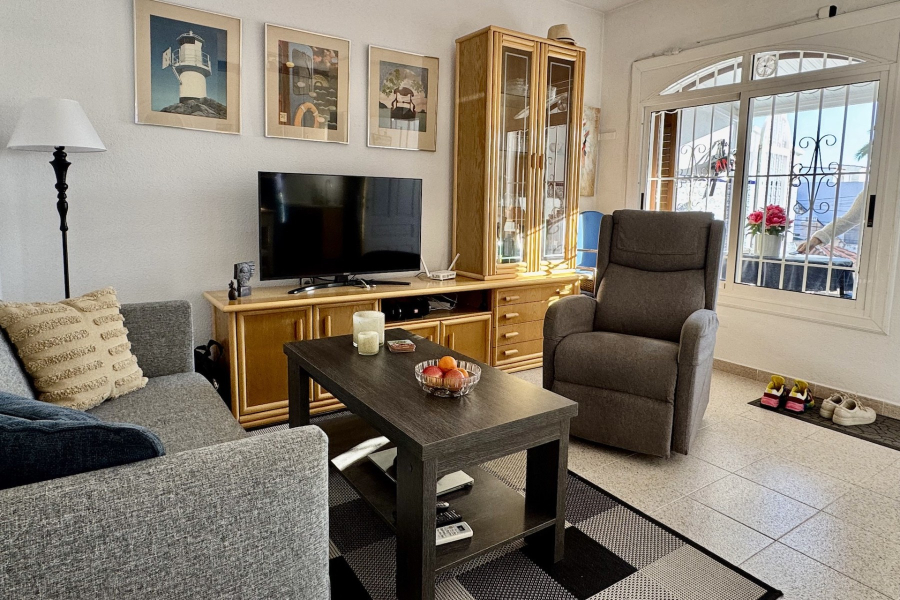 Resale - Lägenhet / Bungalow  - Torrevieja  - La Rosaleda - Los Frutales