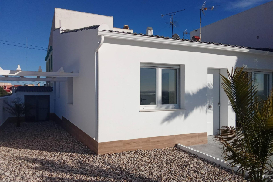 Resale - Villa / Semi detached - Ciudad Quesada