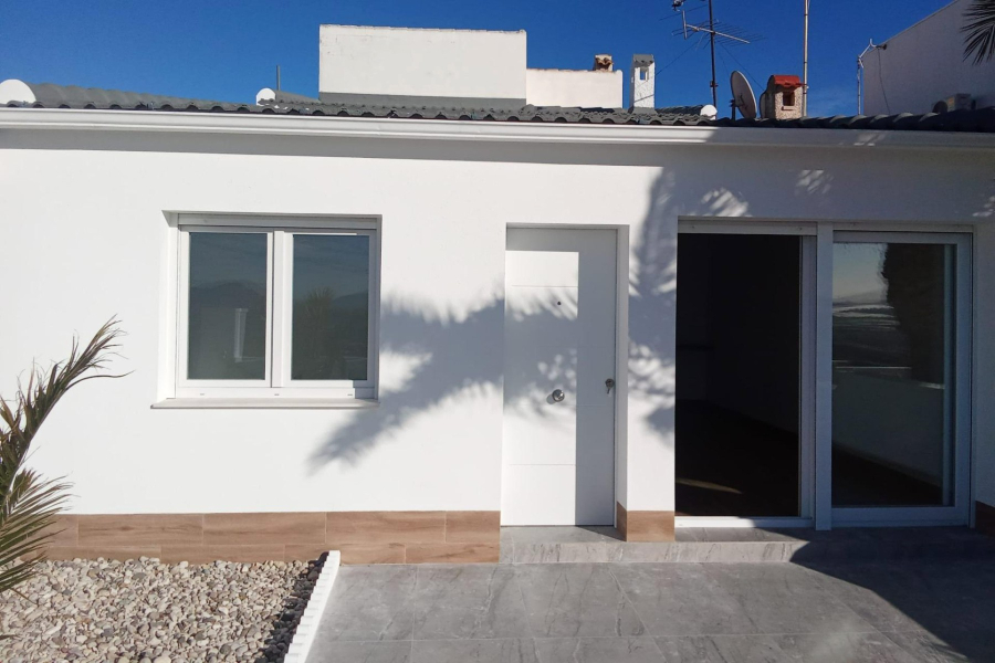 Resale - Villa / Semi detached - Ciudad Quesada