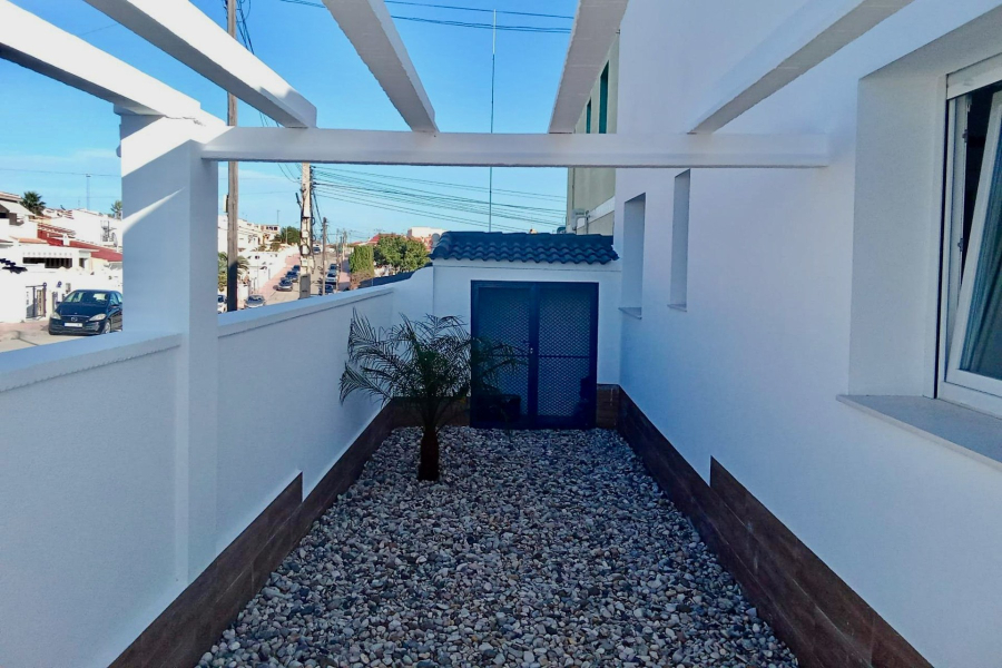 Resale - Villa / Semi detached - Ciudad Quesada