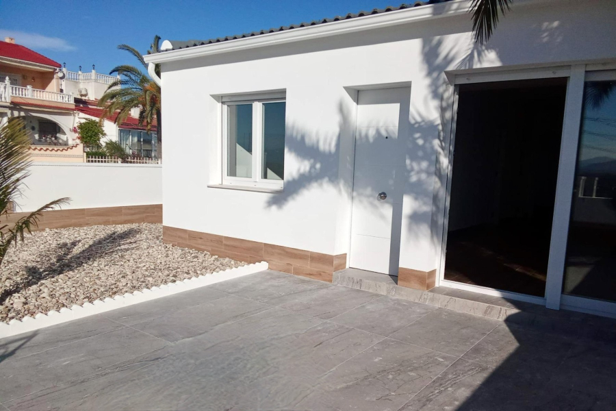Resale - Villa / Semi detached - Ciudad Quesada