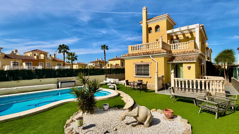 Villa / Semi detached - Resale - Guardamar del Segura - El Raso