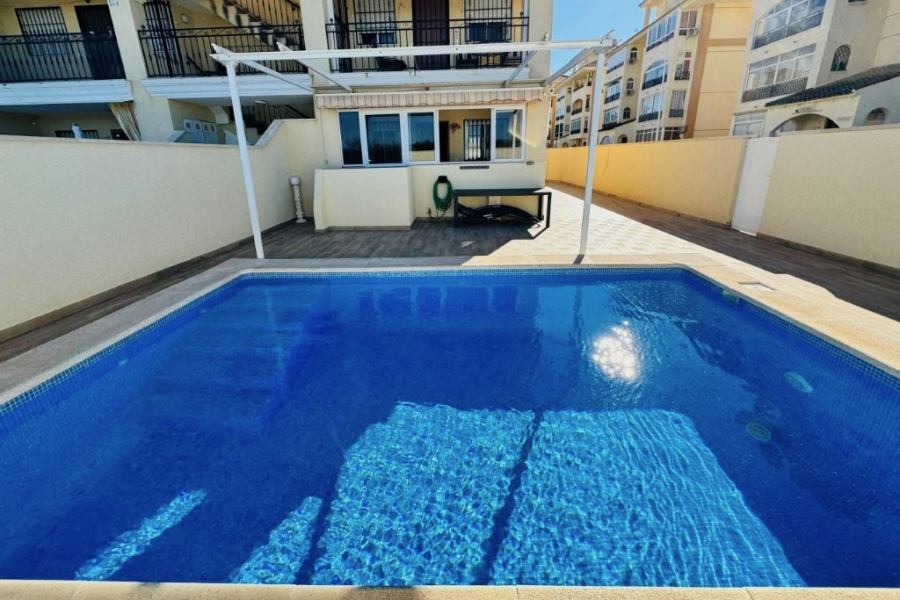 Resale - Lägenhet / Bungalow  - Torrevieja  - La Mata