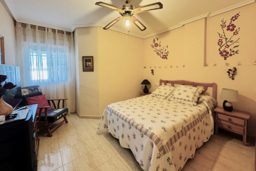 Resale - Lägenhet / Bungalow  - Torrevieja  - La Mata