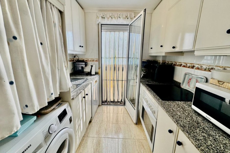 Resale - Lägenhet / Bungalow  - Torrevieja  - La Mata