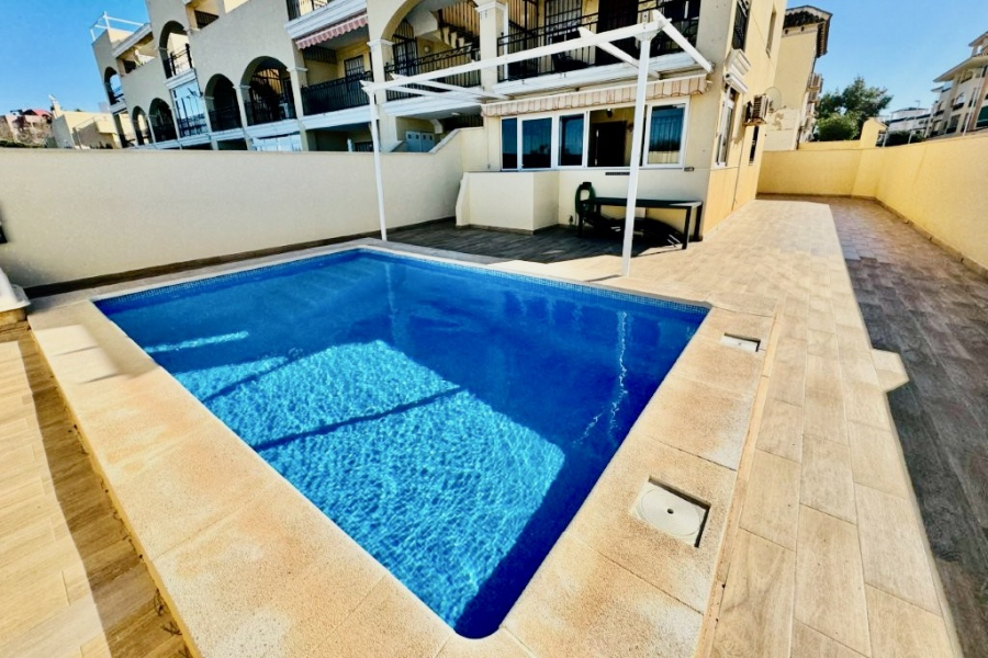 Resale - Lägenhet / Bungalow  - Torrevieja  - La Mata