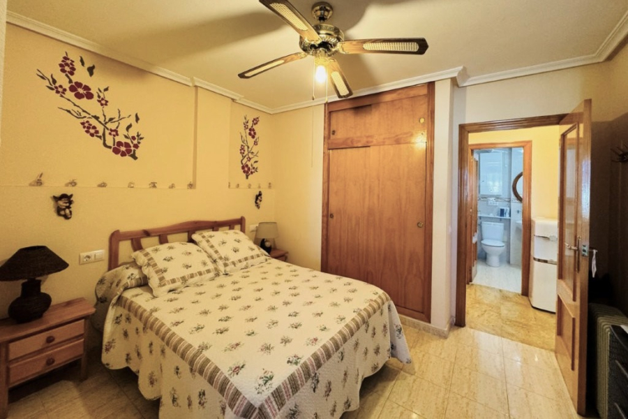 Resale - Lägenhet / Bungalow  - Torrevieja  - La Mata