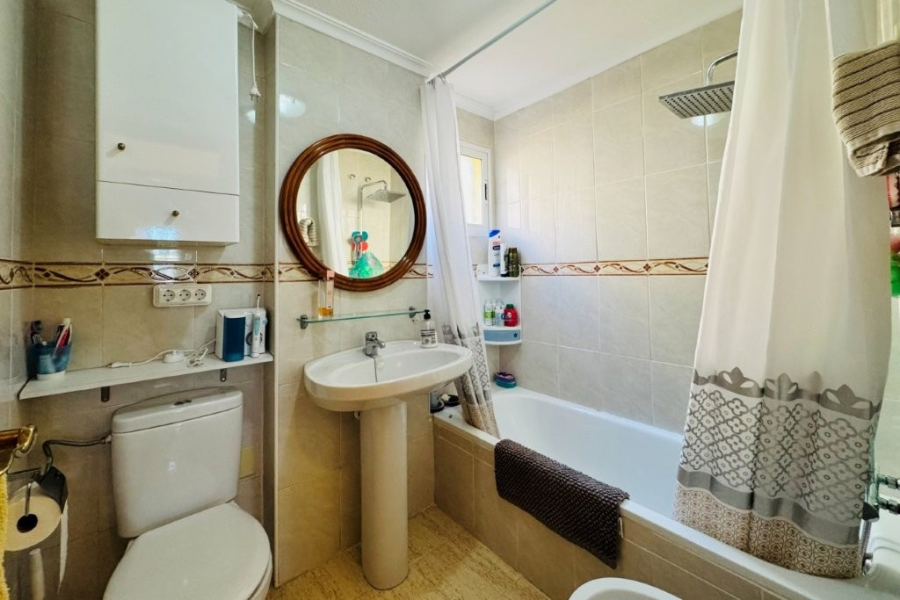 Resale - Lägenhet / Bungalow  - Torrevieja  - La Mata