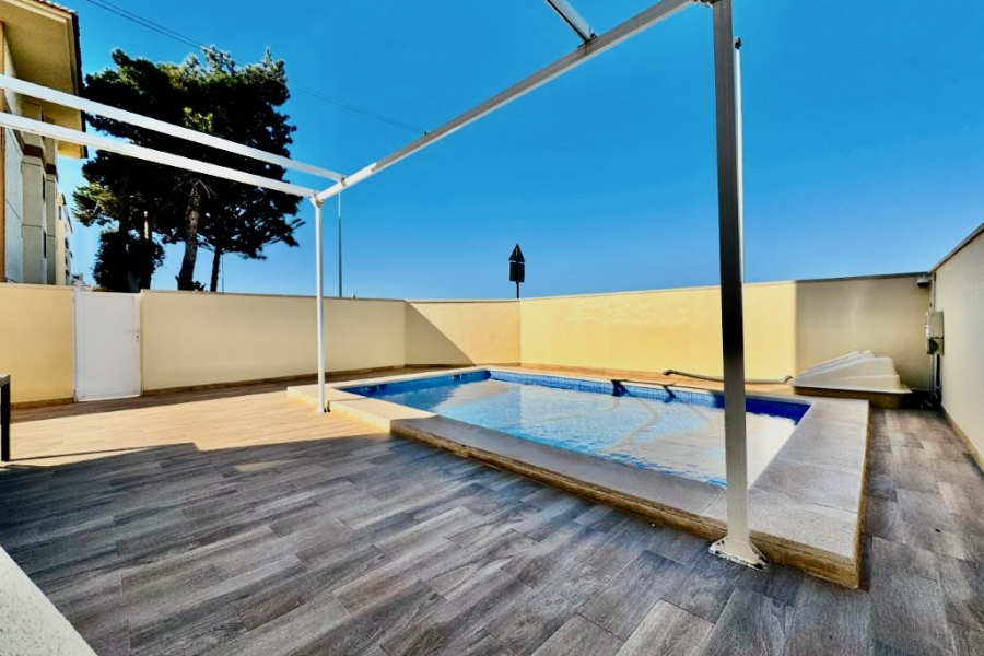 Resale - Lägenhet / Bungalow  - Torrevieja  - La Mata