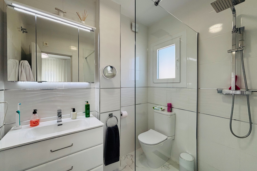 Resale - Villa / Semi detached - Guardamar del Segura - El Raso