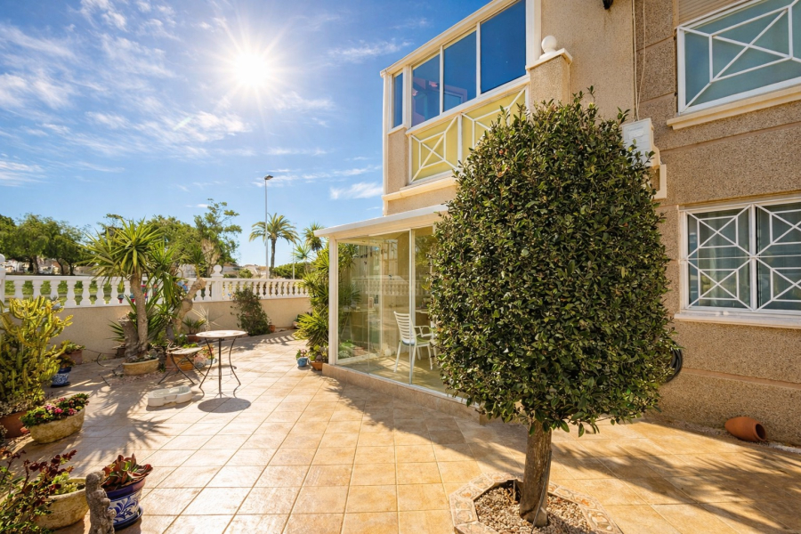 Resale - Lägenhet / Bungalow  - Torrevieja  - Aguas Nuevas