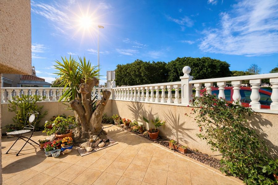 Resale - Lägenhet / Bungalow  - Torrevieja  - Aguas Nuevas