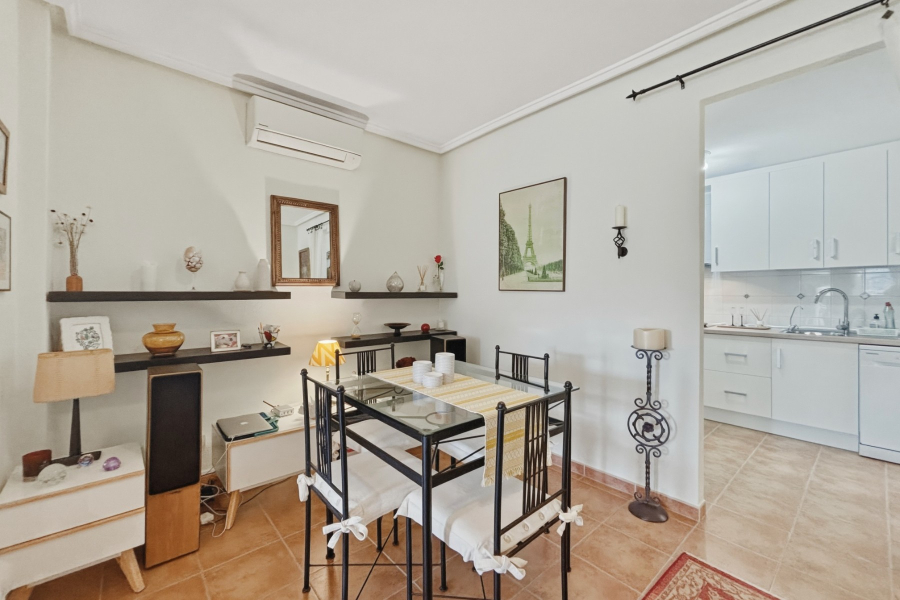 Resale - Lägenhet / Bungalow  - Torrevieja  - Aguas Nuevas