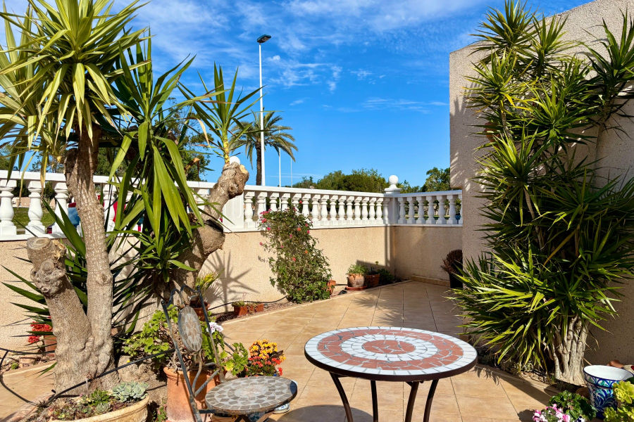 Resale - Lägenhet / Bungalow  - Torrevieja  - Aguas Nuevas
