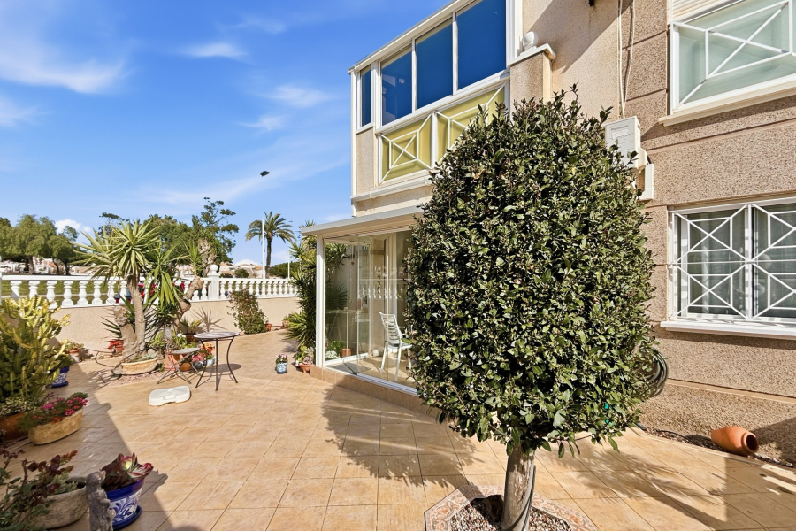 Resale - Apartamento/Bungalow - Torrevieja  - Aguas Nuevas