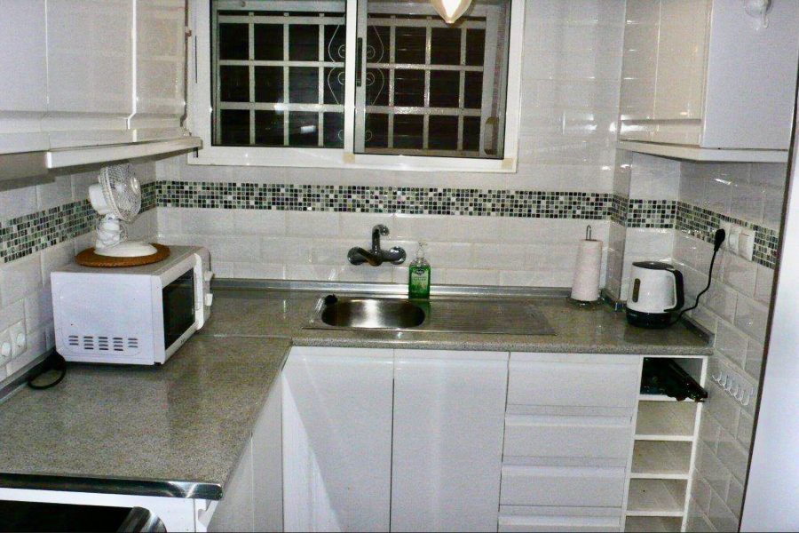 Resale - Villa / Semi detached - Torrevieja  - Lomas del Mar