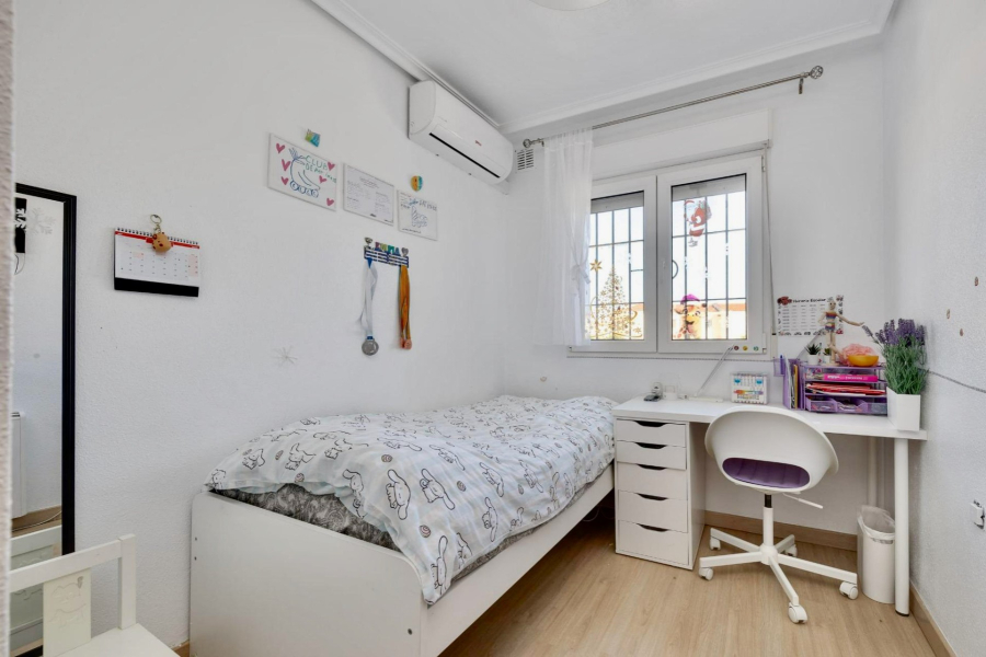 Z drugiej ręki - Dom szeregowy / Dwulokalowy - Torrevieja  - Aguas Nuevas