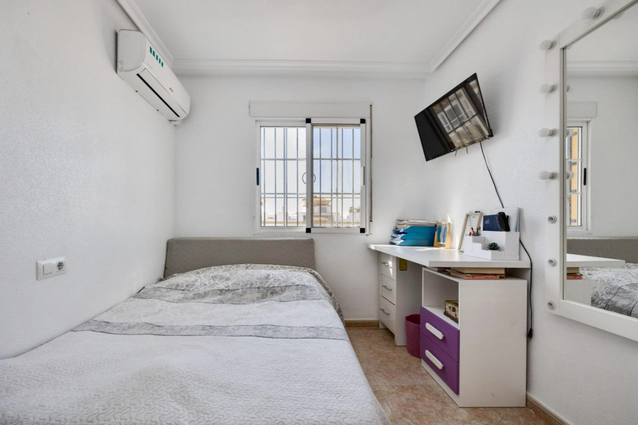 Z drugiej ręki - Dom szeregowy / Dwulokalowy - Torrevieja  - Aguas Nuevas