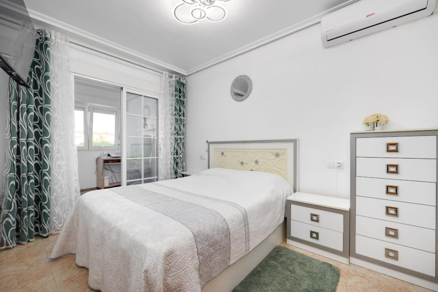 Z drugiej ręki - Dom szeregowy / Dwulokalowy - Torrevieja  - Aguas Nuevas