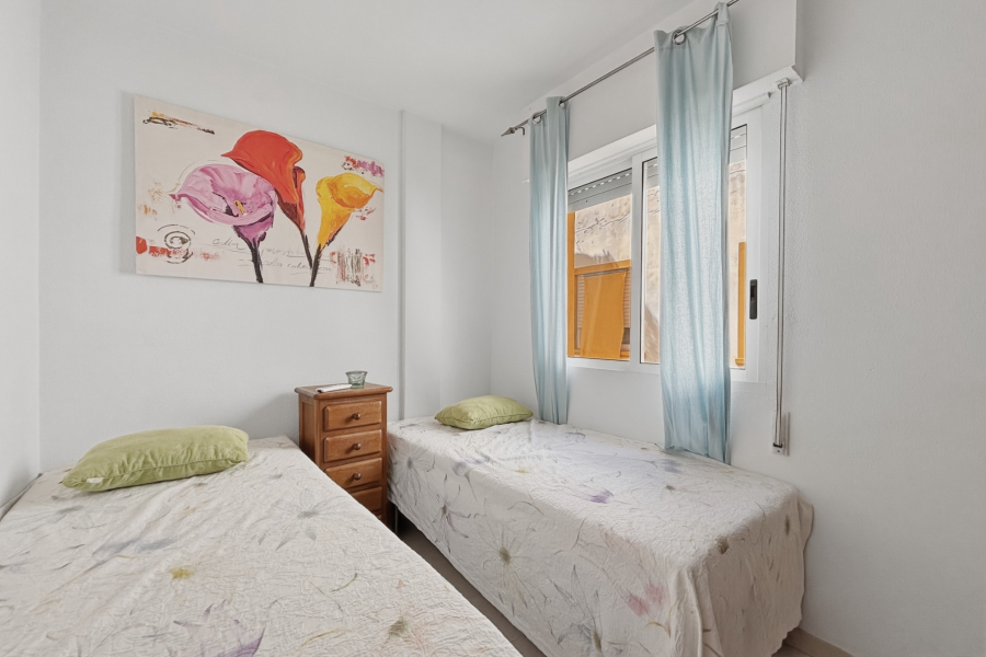 Resale - Lägenhet / Bungalow  - Torrevieja  - Molino Blanco