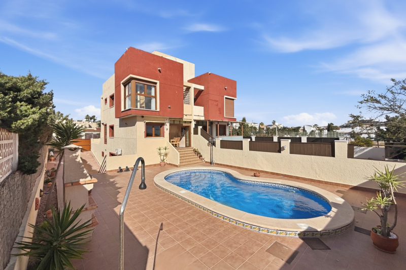 Villa / Semi-adosado - Resale - Torrevieja  - Molino Blanco