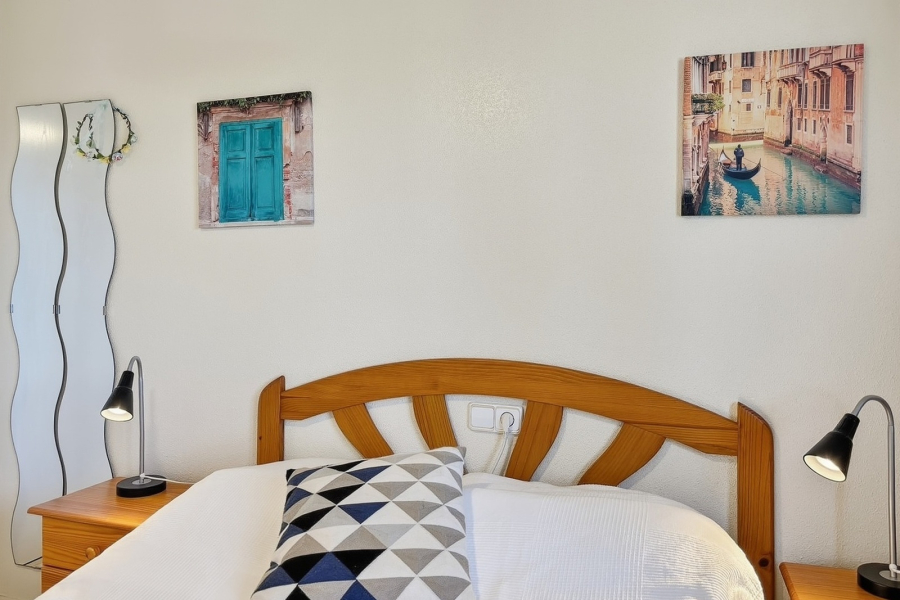 Z drugiej ręki - Willa  - Catral