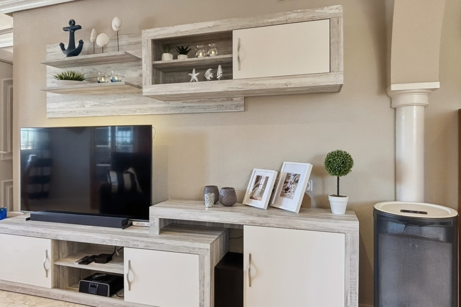 Z drugiej ręki - Willa  - Catral