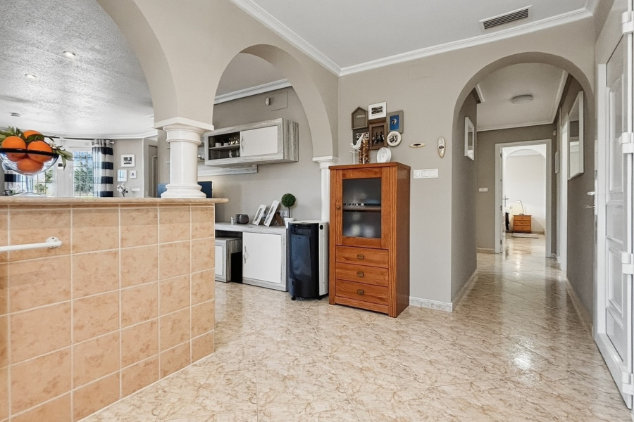 Z drugiej ręki - Willa  - Catral