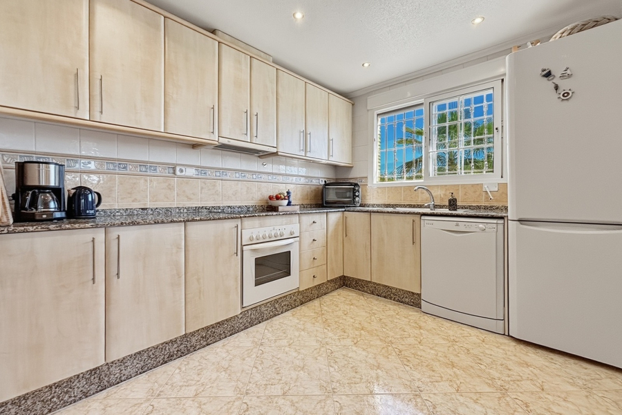 Z drugiej ręki - Willa  - Catral